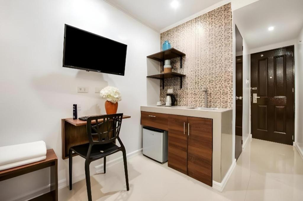Hotel Super Oyo Capital O 232 Nest Nano Makati City
